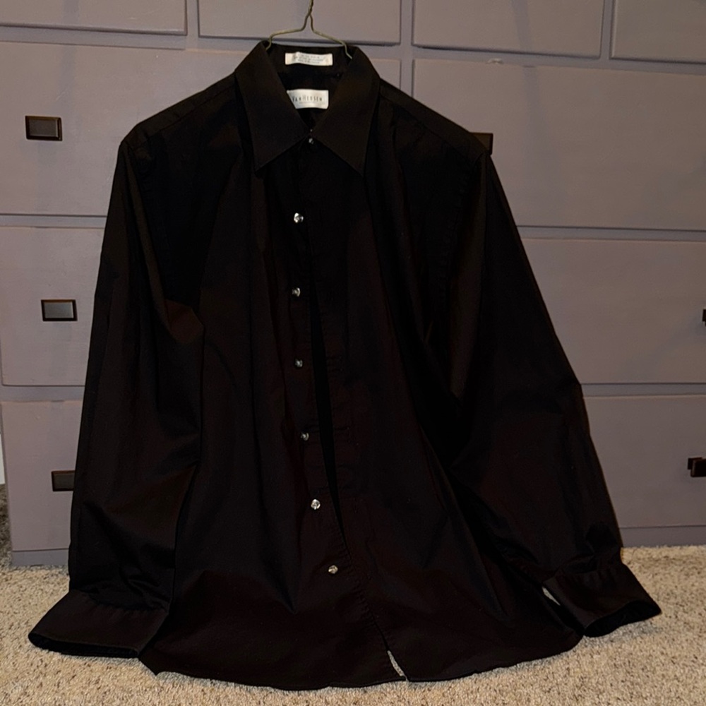 Van Heusen men’s dress shirt
